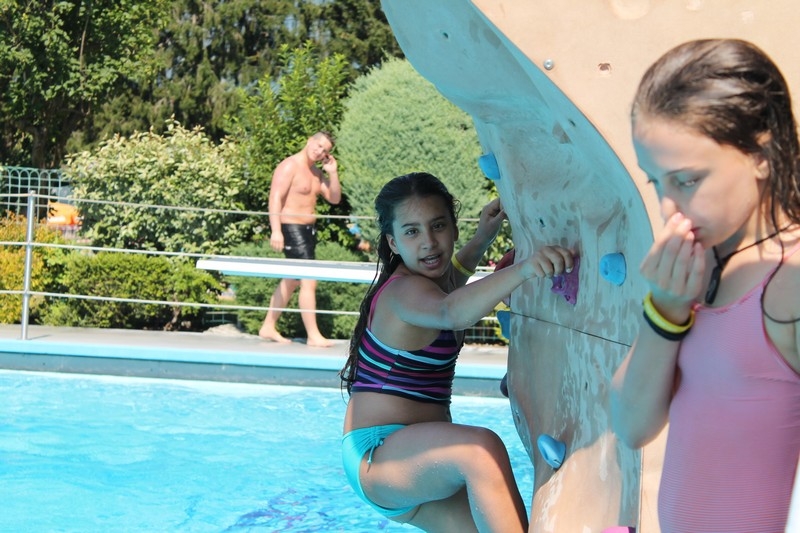 Village Camps International Summer Camp Leysin, Switzerland 2026-08-07 https://www.villagecamps.com/journals_admin/images/696-1-poolday (117).jpg